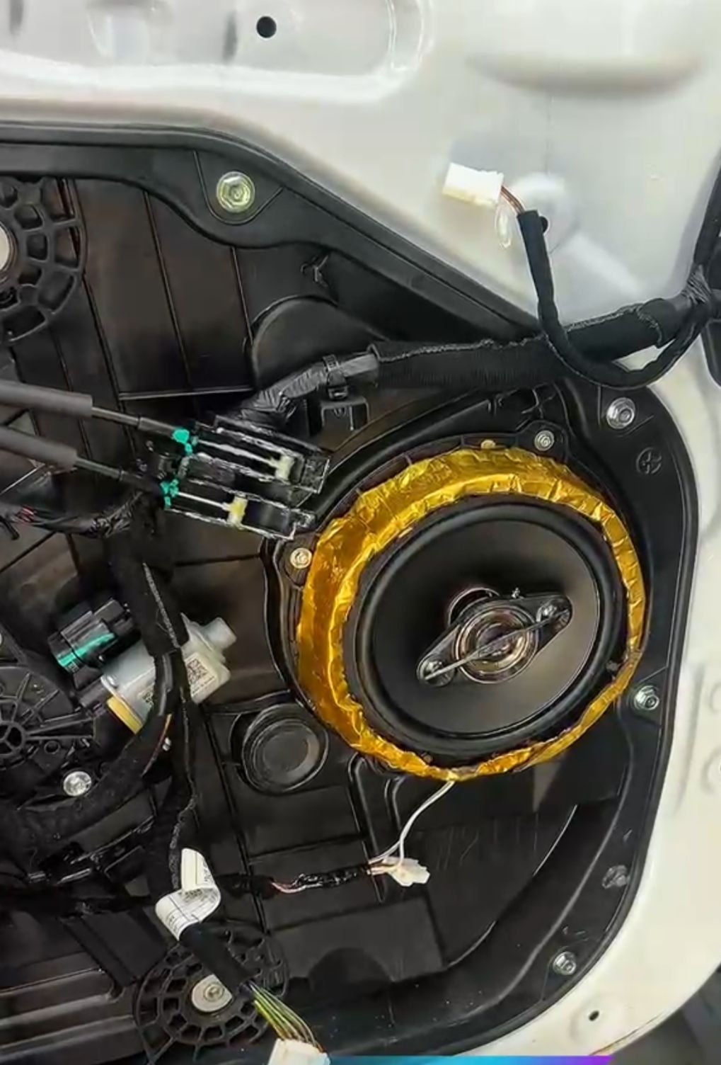 car speakers in car plaza