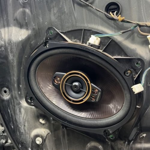 Car Audio systeam in car plaza